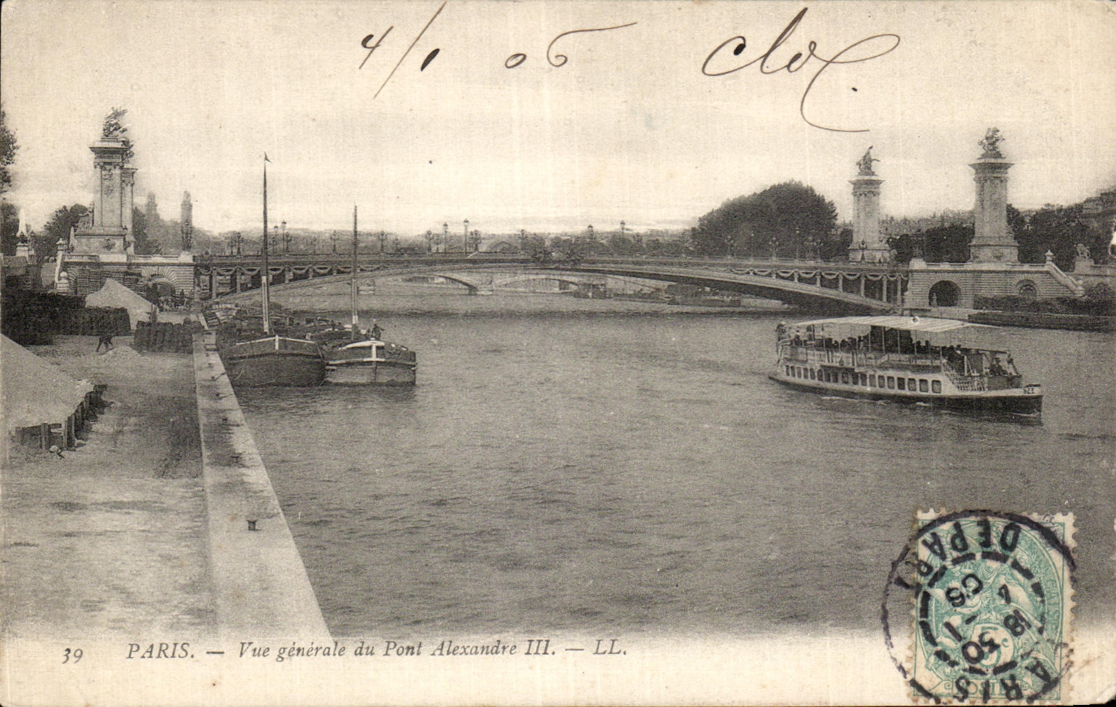 CPA Paris Vue generale du pont Peniche 