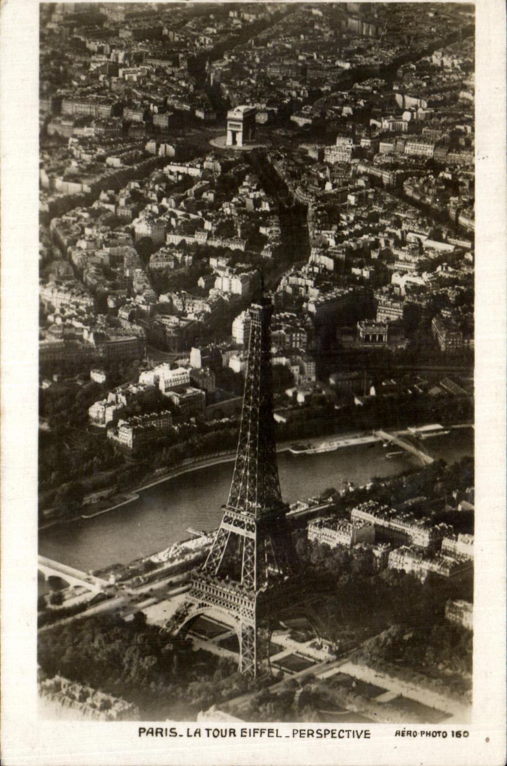 CPA Paris La Tour Eiffel Perspective Arc de Triomphe 