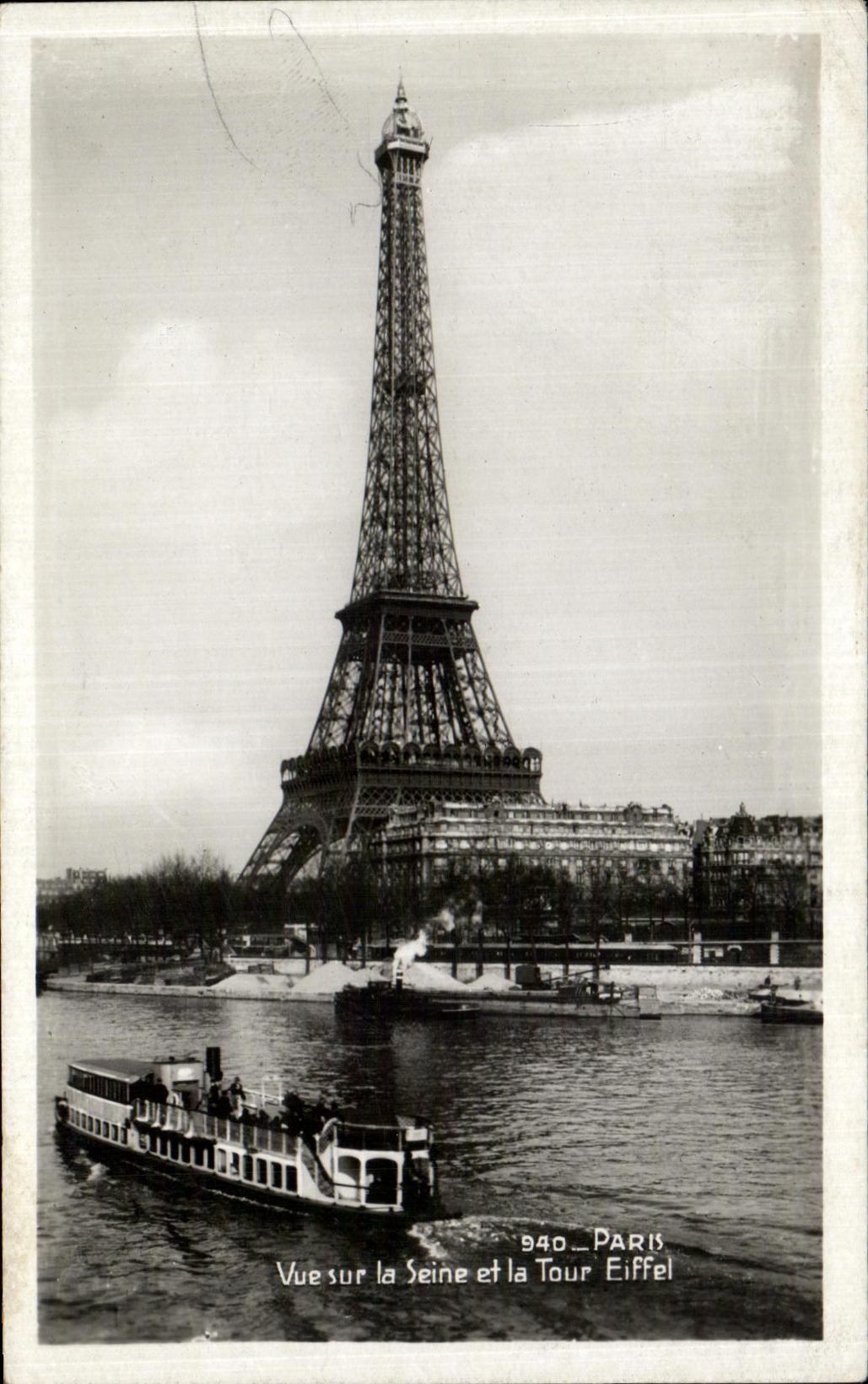 CPA Paris Vue sur la Seine et la Tour Eiffel Peniche