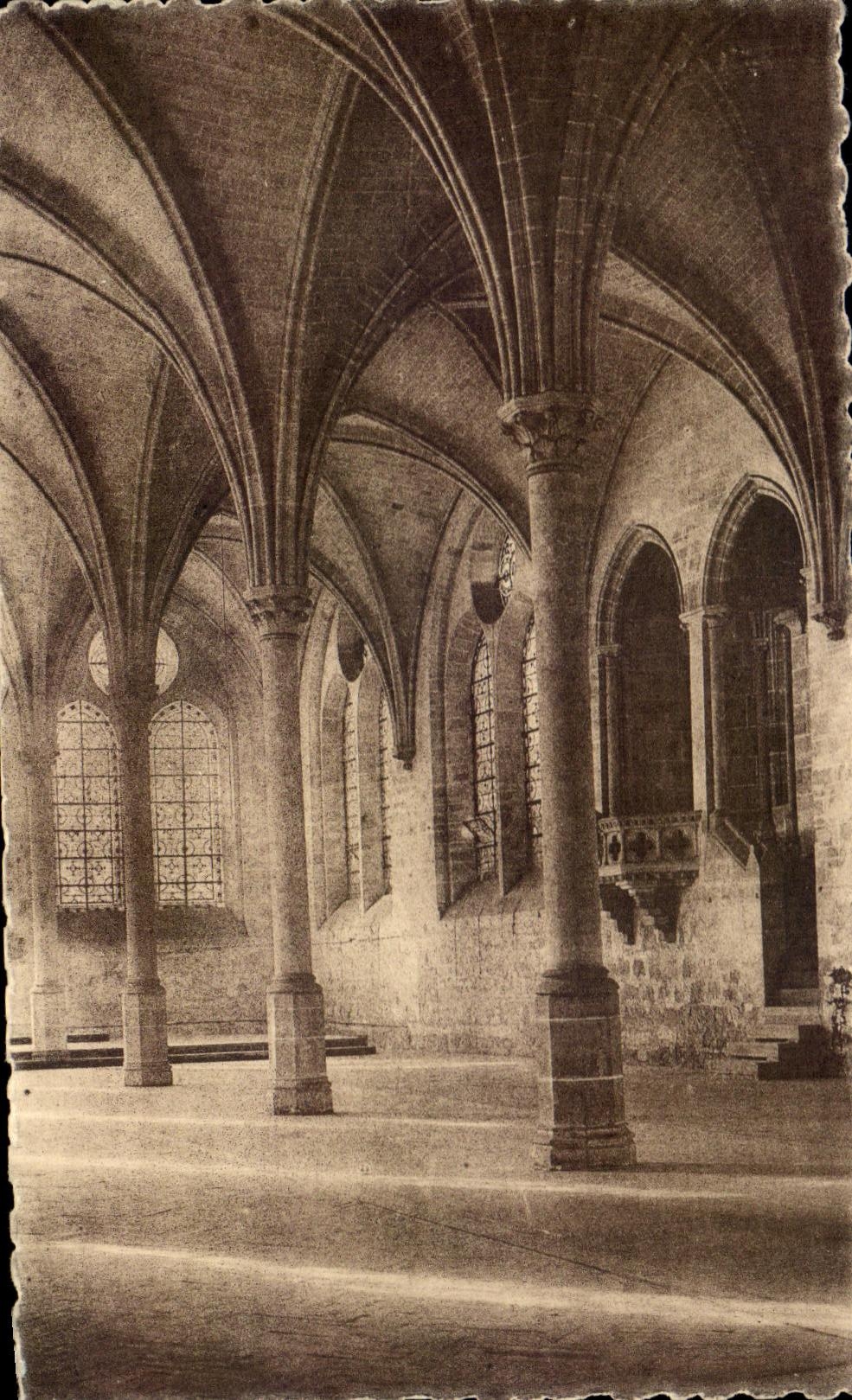 CPA Abbaye de Royaumont Asnieres sur Oise Ancien Refectoire