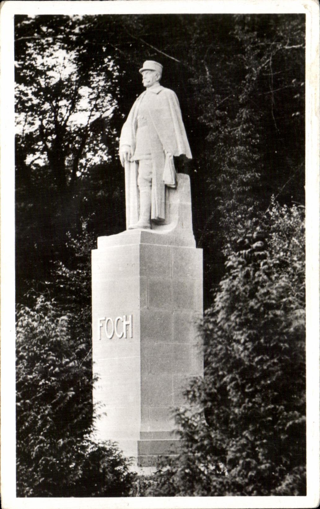 CPA Drill of Compiegne Clearing of the Armistice Statue of the Marshal foch Militaria