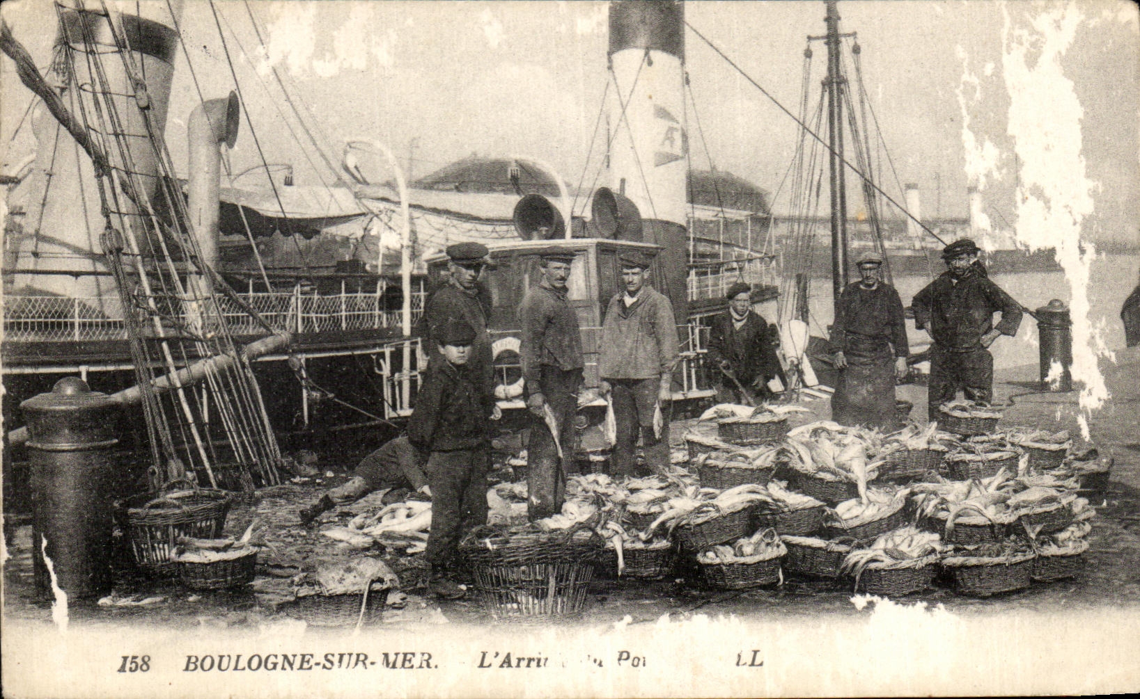 CPA Boulogne on Sea the arrival of fish TOP