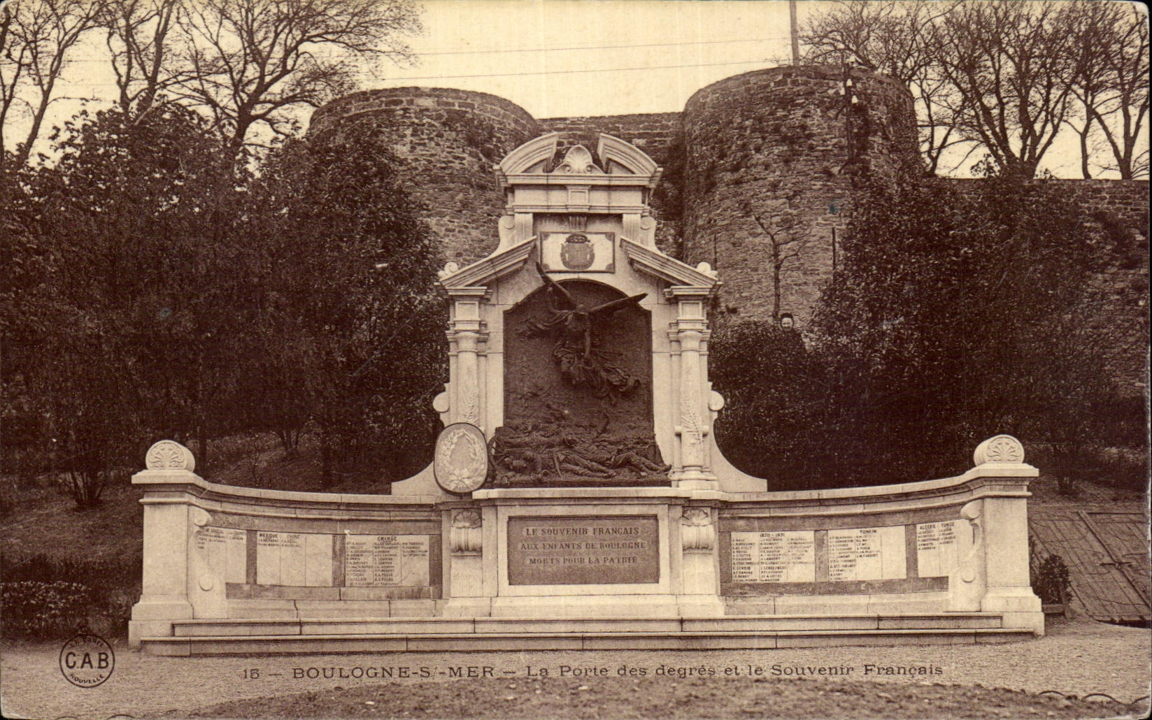 CPA Boulogne on Sea the Gate of the degrees and the Souvenir French