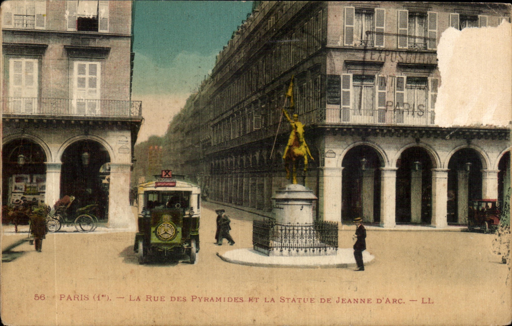 CPA Paris La Rue Des Pyramides Et la Statue De Jeanne D'Arc