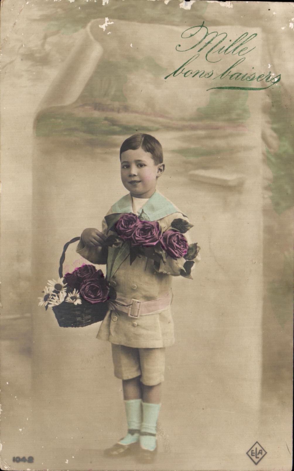 CPA Fantaisie Enfant Garcon Fleurs 