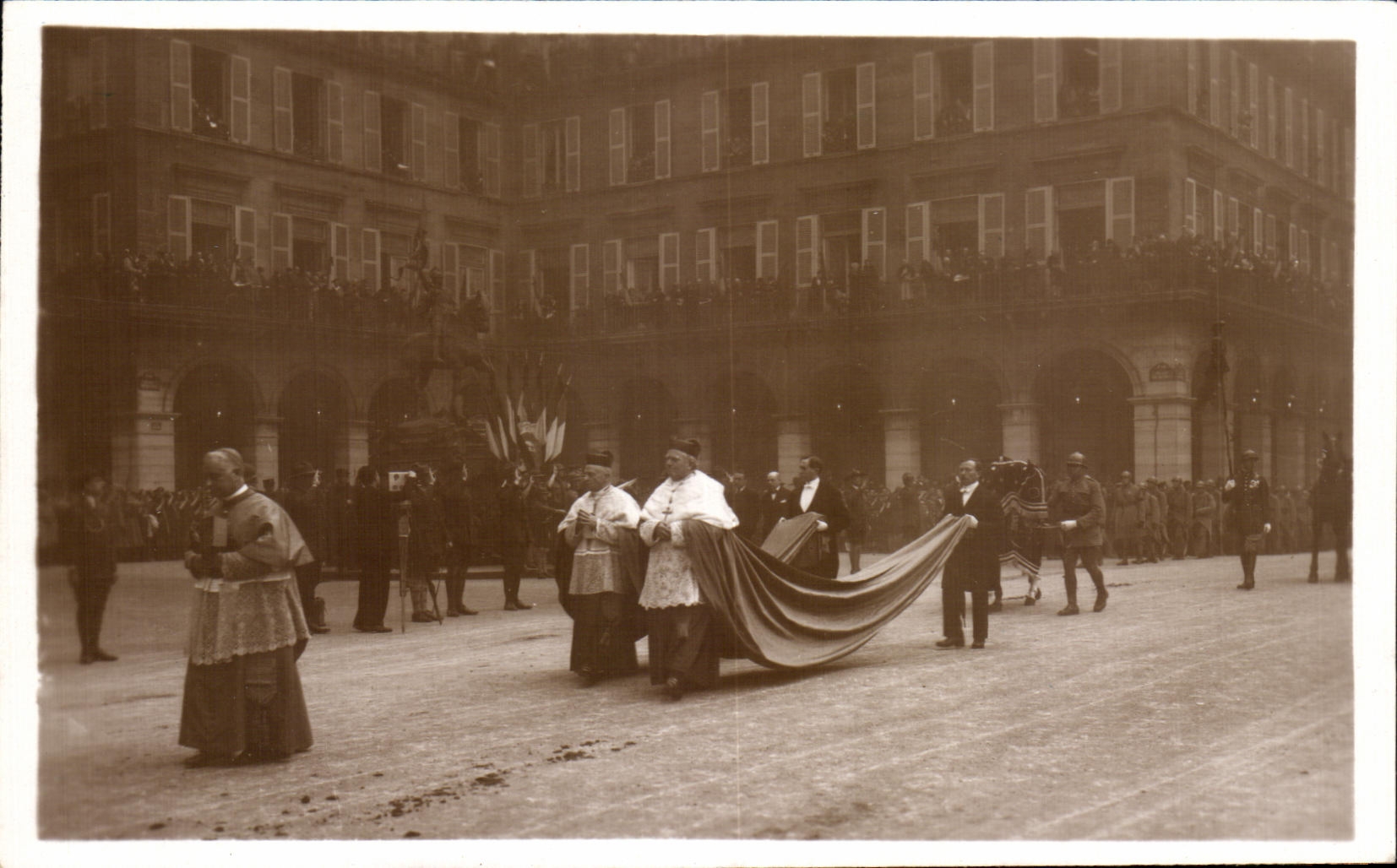 CPA Funeral Of the Marshal Foch Mans March 1929 Ls cardinals Dubois and Binet