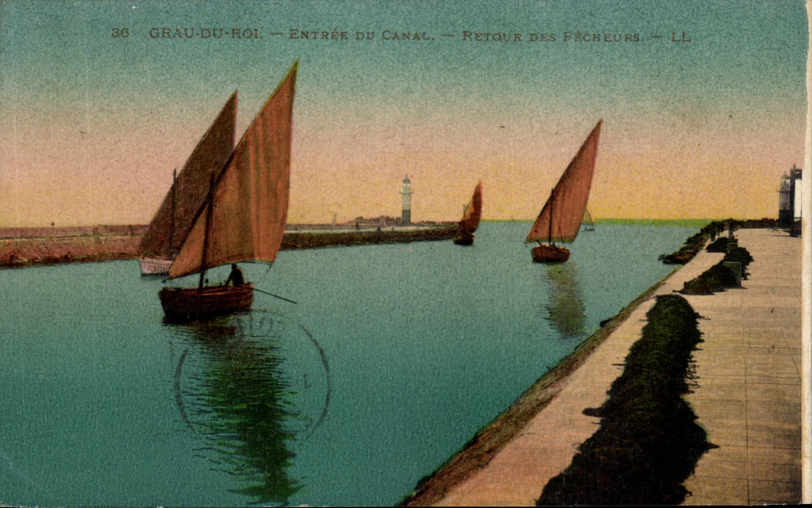 CPA Grau Of king Entree Of the Canal Return Of Fecheurs Boats