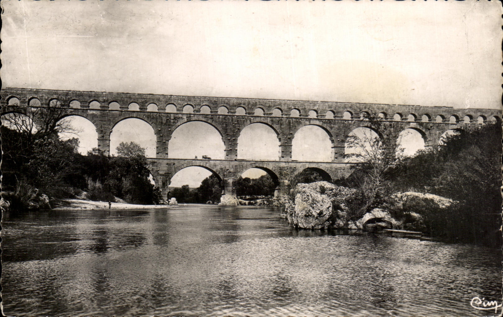 CPA Nimes Le Pont du Gard Aqueduc romain 