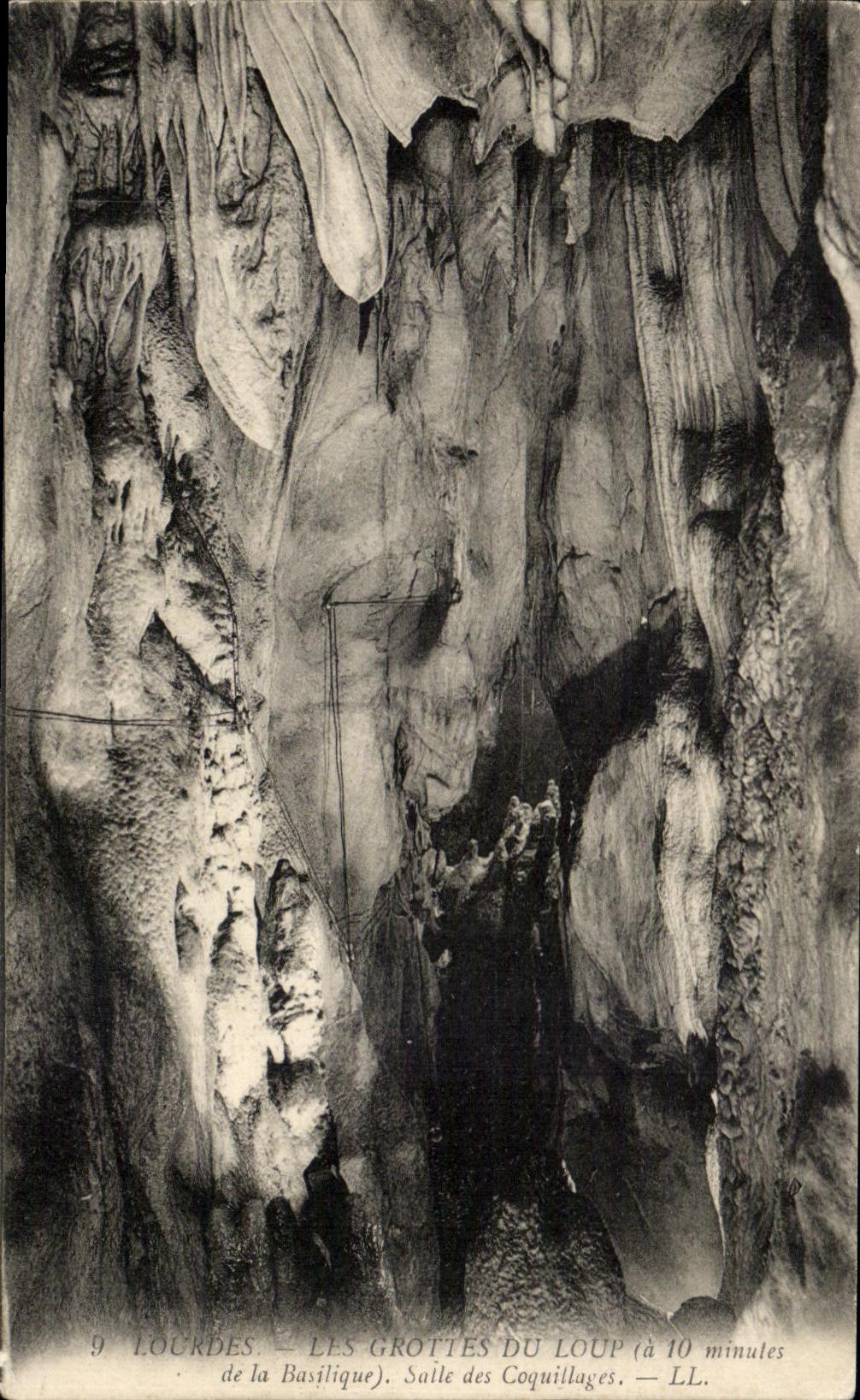 CPA Lourdes Les Grottes Du Loup Salle des Coquillages 