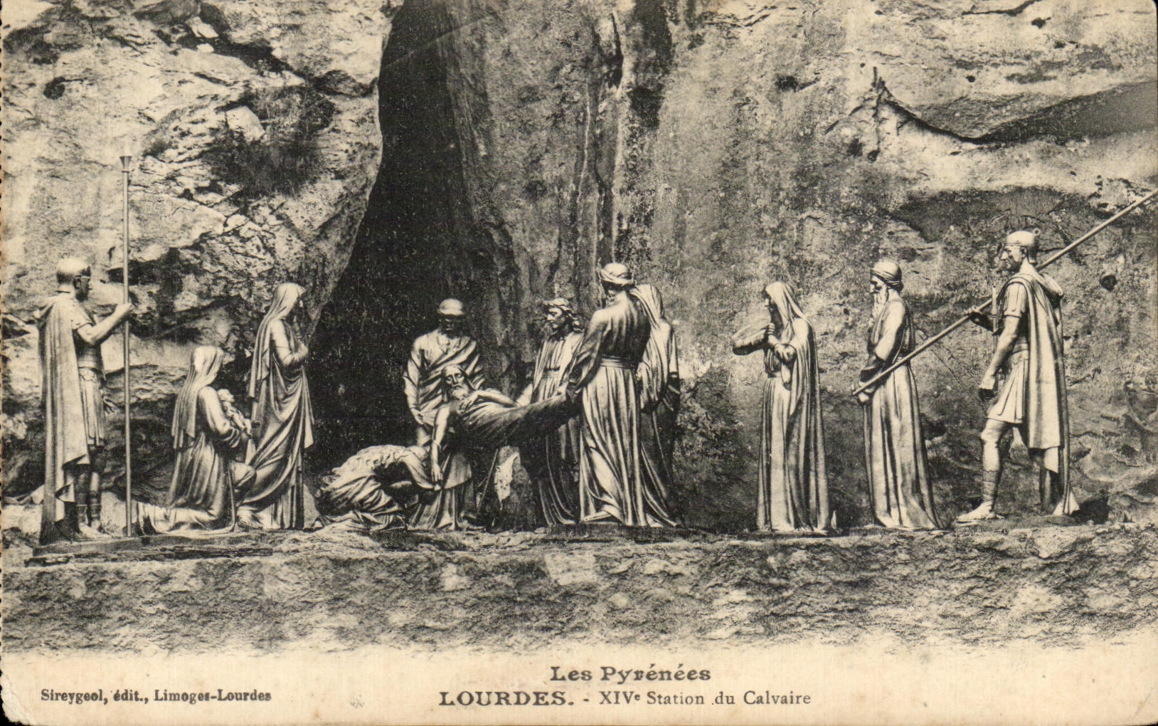 CPA Les Pyrenees Lourdes Station du Calvaire