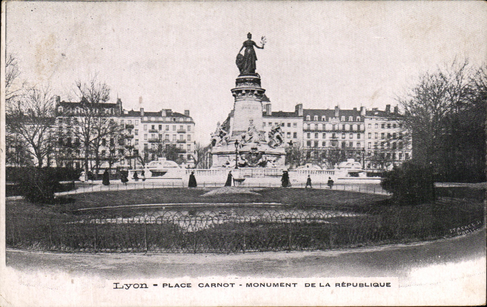 CPA Lyon Places Carnot Moument Of the Republic