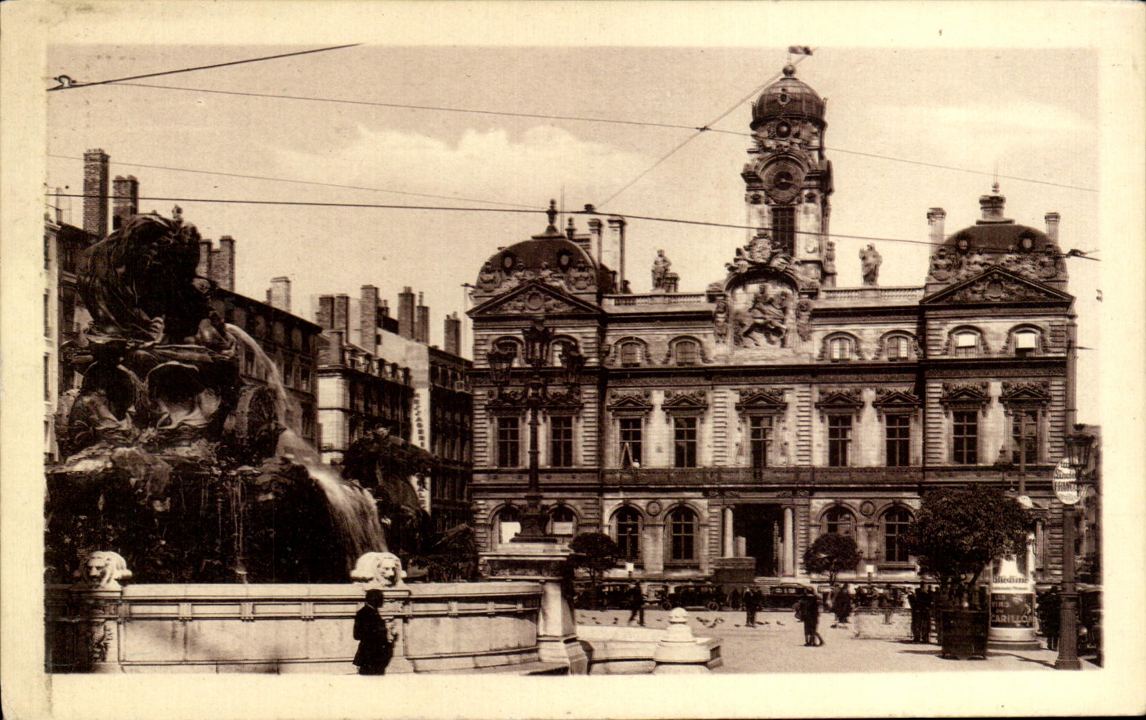 CPA Lyon Illustre Places Composts Bartholdi Fountain and Town hall