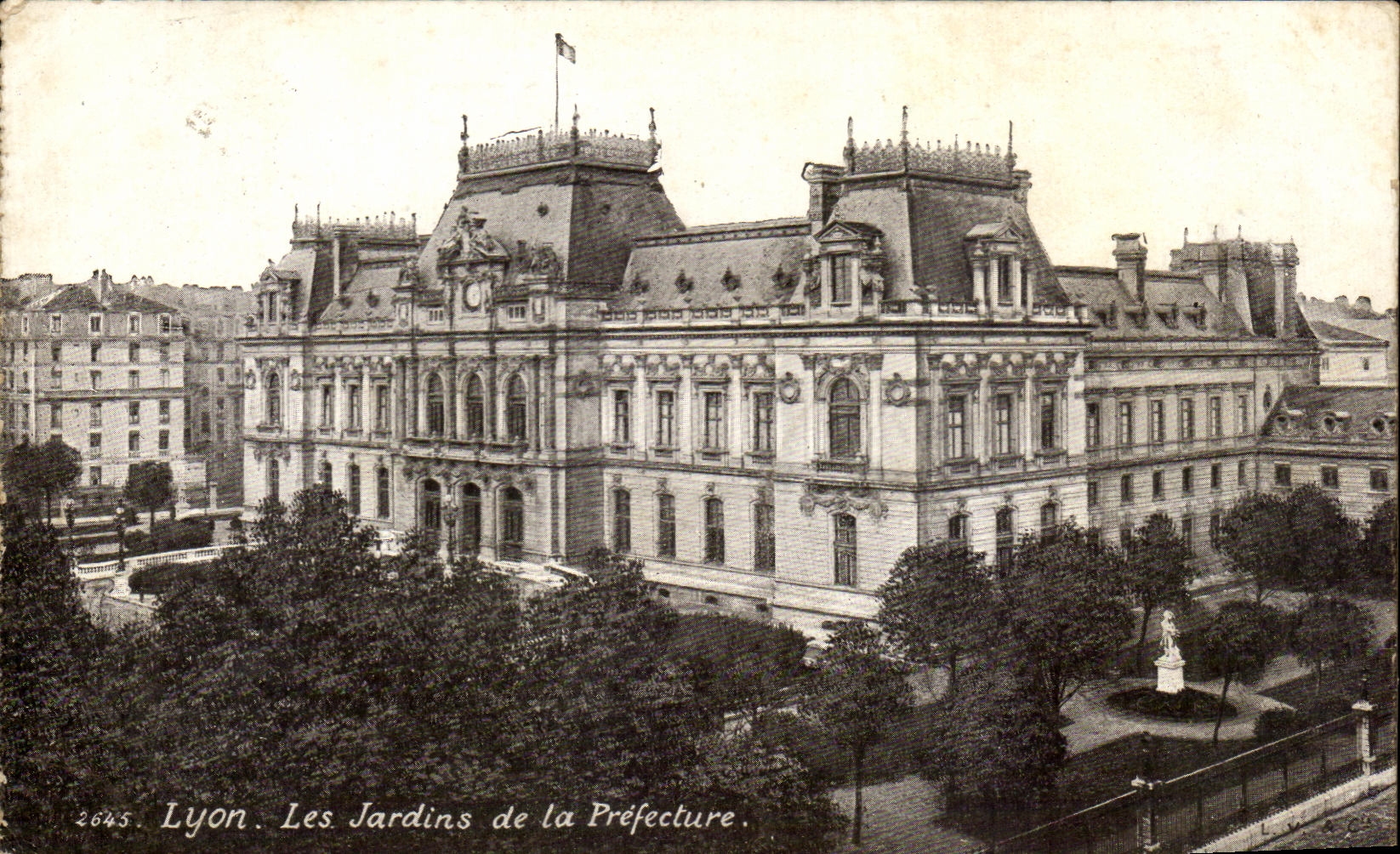 CPA Lyon Gardens Of the Prefecture