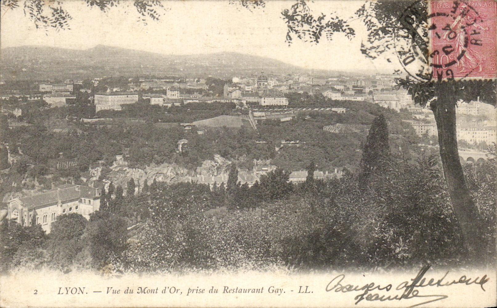 CPA Lyon Seen of the Gold Mount taken of the Gay Restaurant