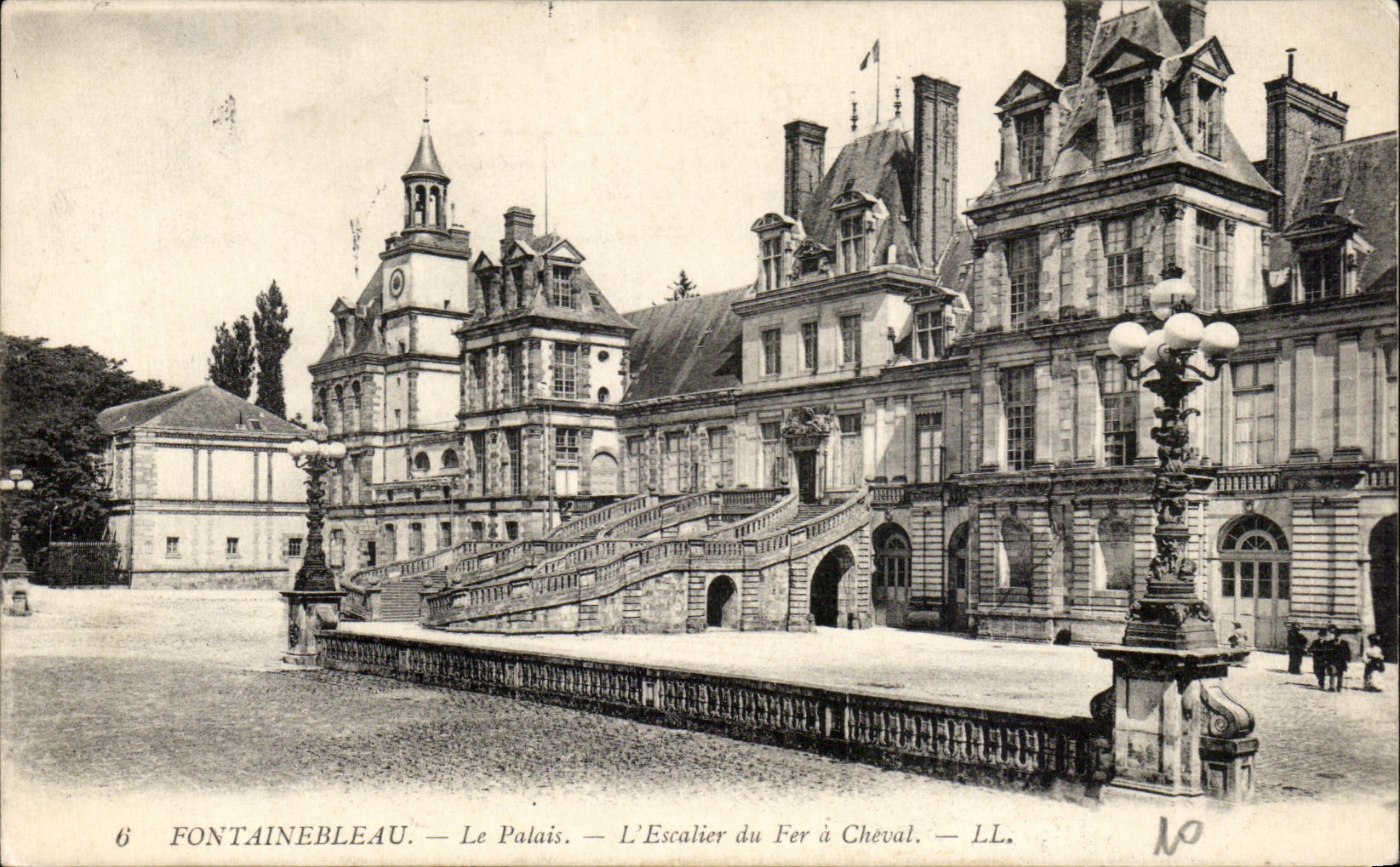 CPA Fontainebleau Palais L'escalier du fer a cheval