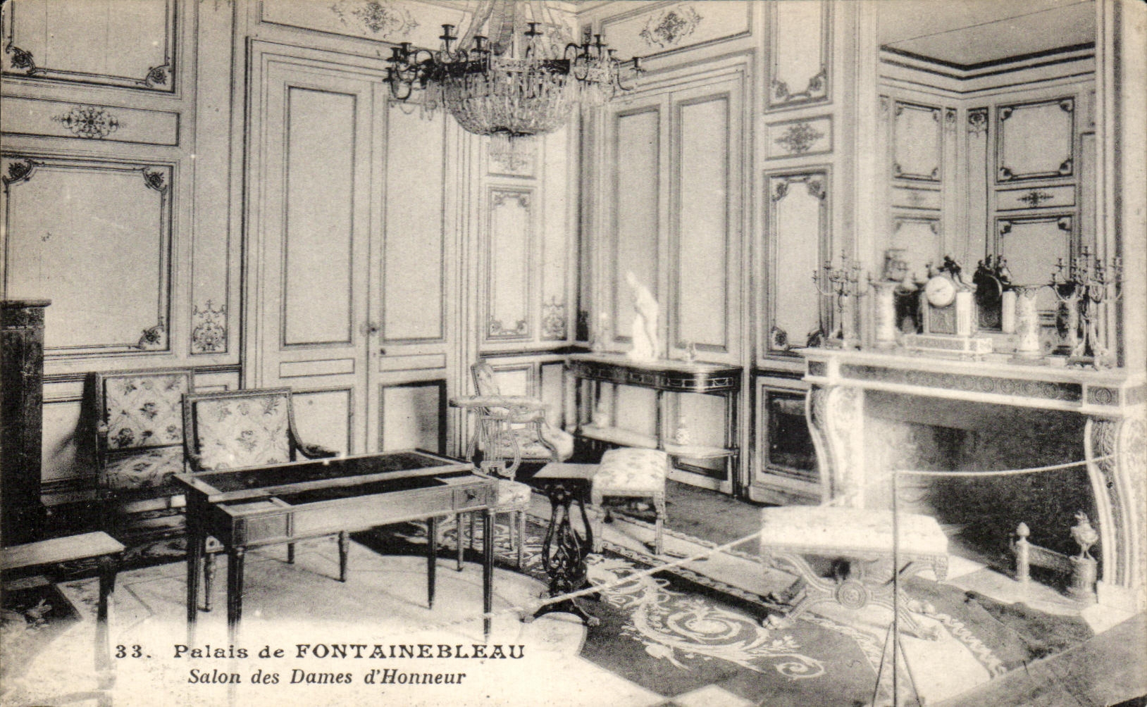 CPA Fontainebleau Palais Salon des dames d'honneur