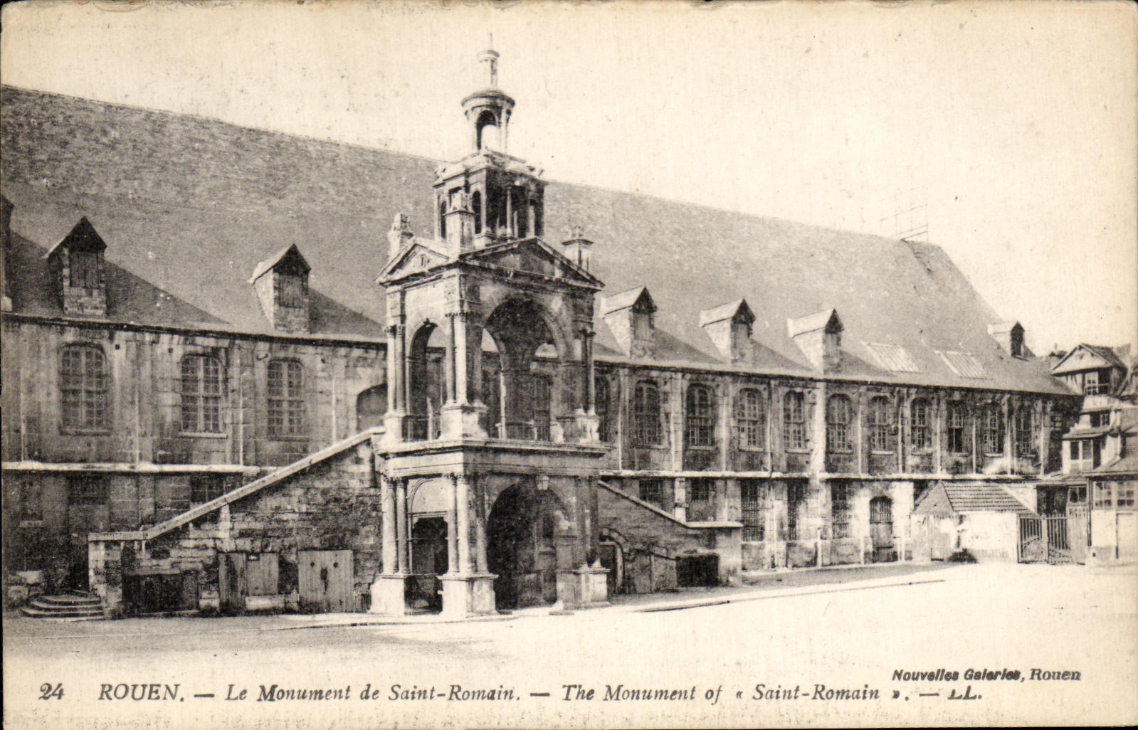 CPA Rouen the monument of Saint Romain