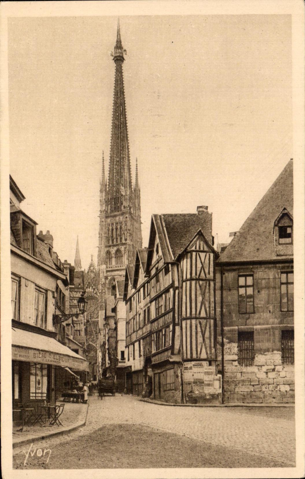 CPA Rouen Old women houses and the arrow of the cathedral