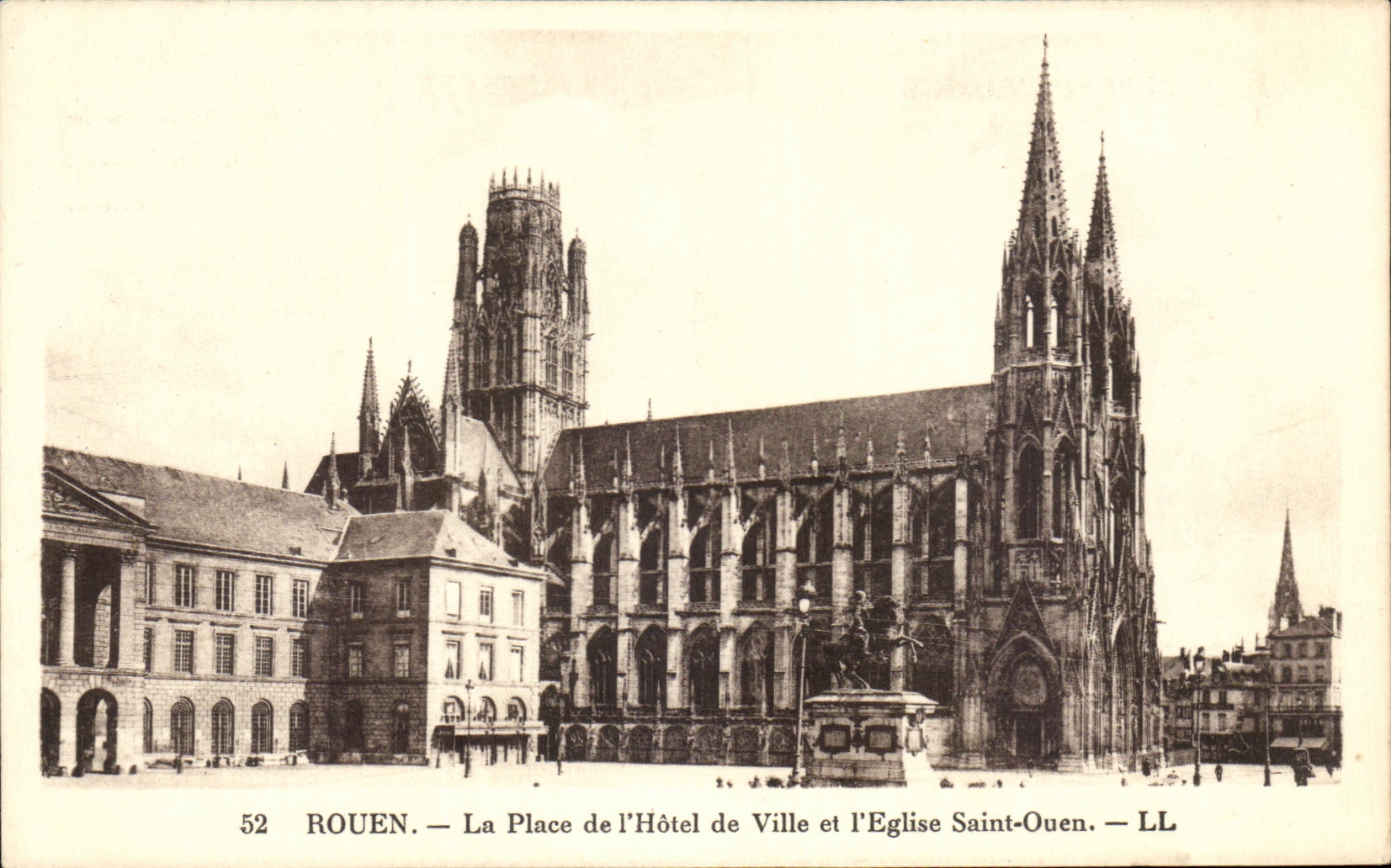 CPA Rouen the Place of the Town hall and the Church Saint ouen