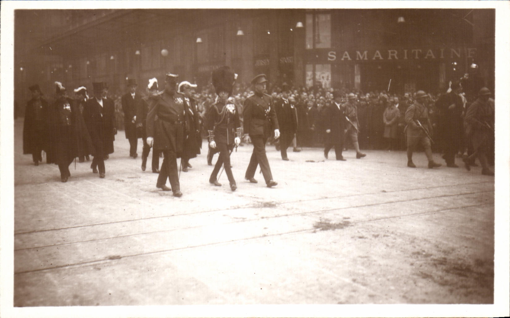 CPA Funerailles Du Marechal Foch Mars Les Princes de Galler de Belgique et de Manaco Mars 1929 Paris Militaria