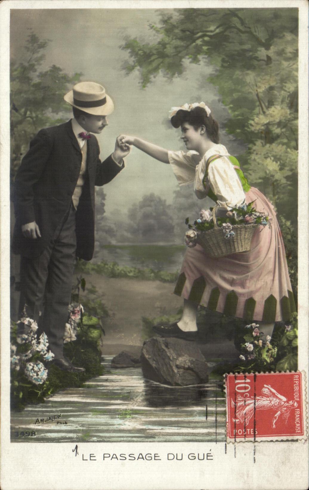 CPA Fantaisie Femme Le passage du gue