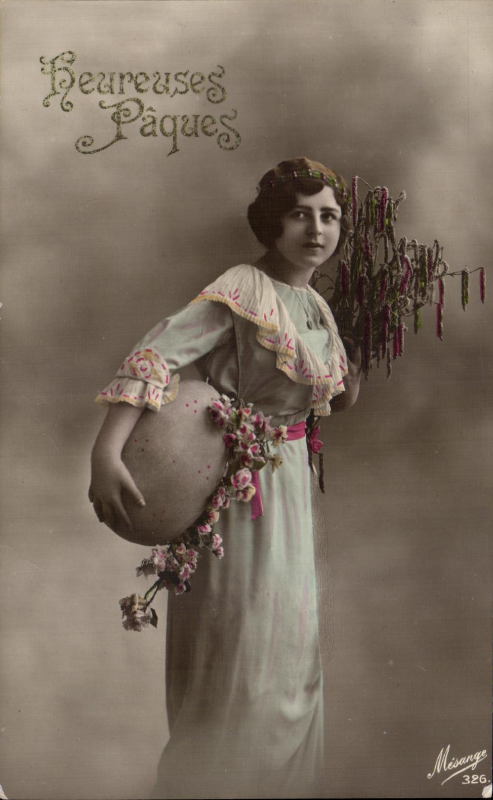 CPA Fantaisie Femme Paques Oeuf