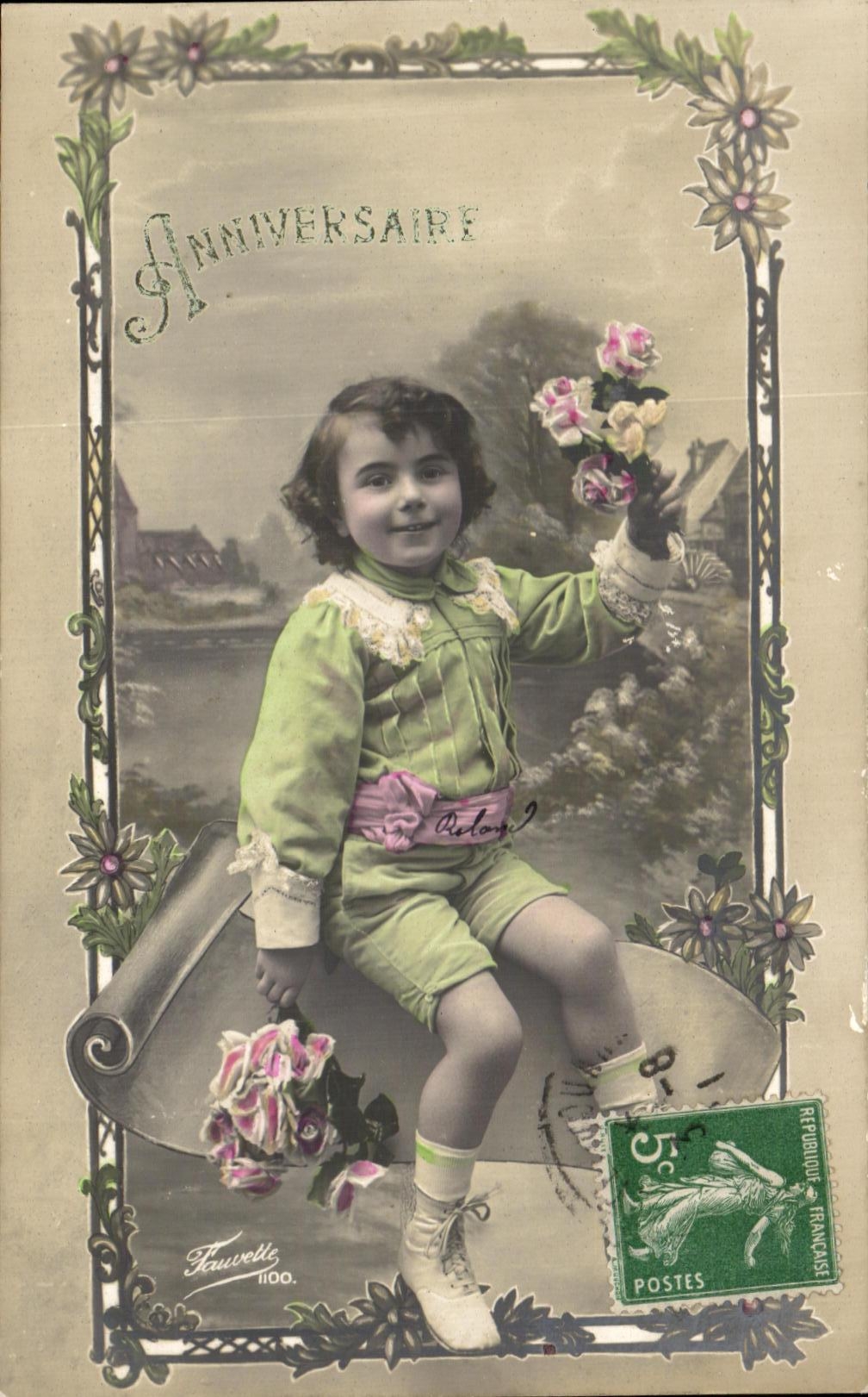 CPA Fantaisie Enfant Garcon Fleurs