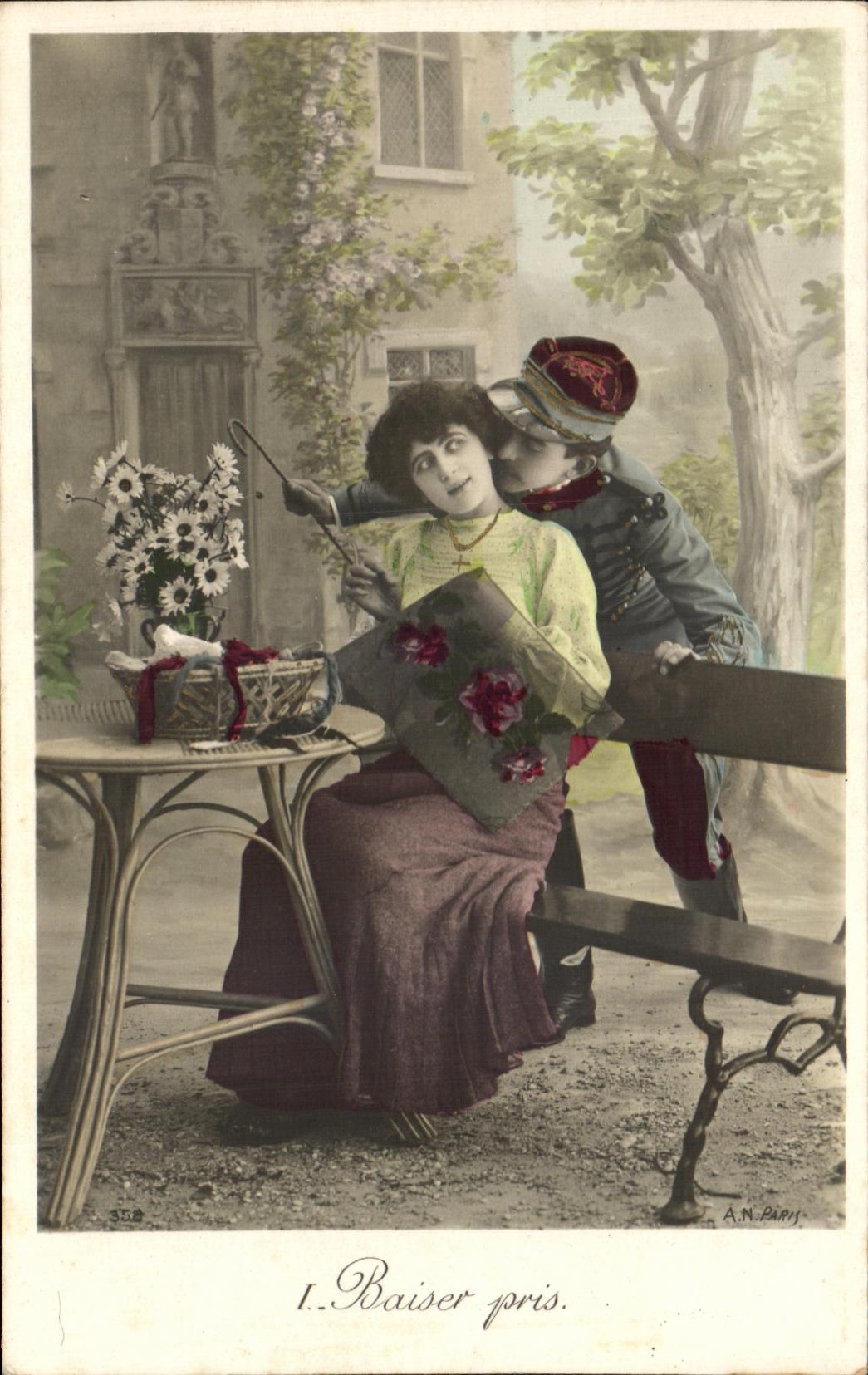 CPA Fantaisie Femme Couple Militaria