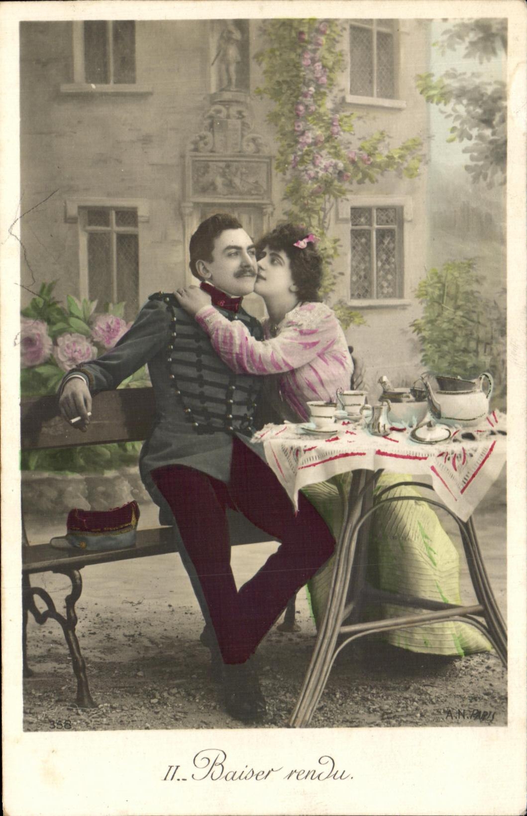 CPA Fantaisie Femme Couple Militaria