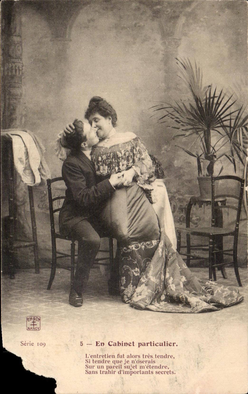 CPA Fantaisie Femme En cabinet particulier