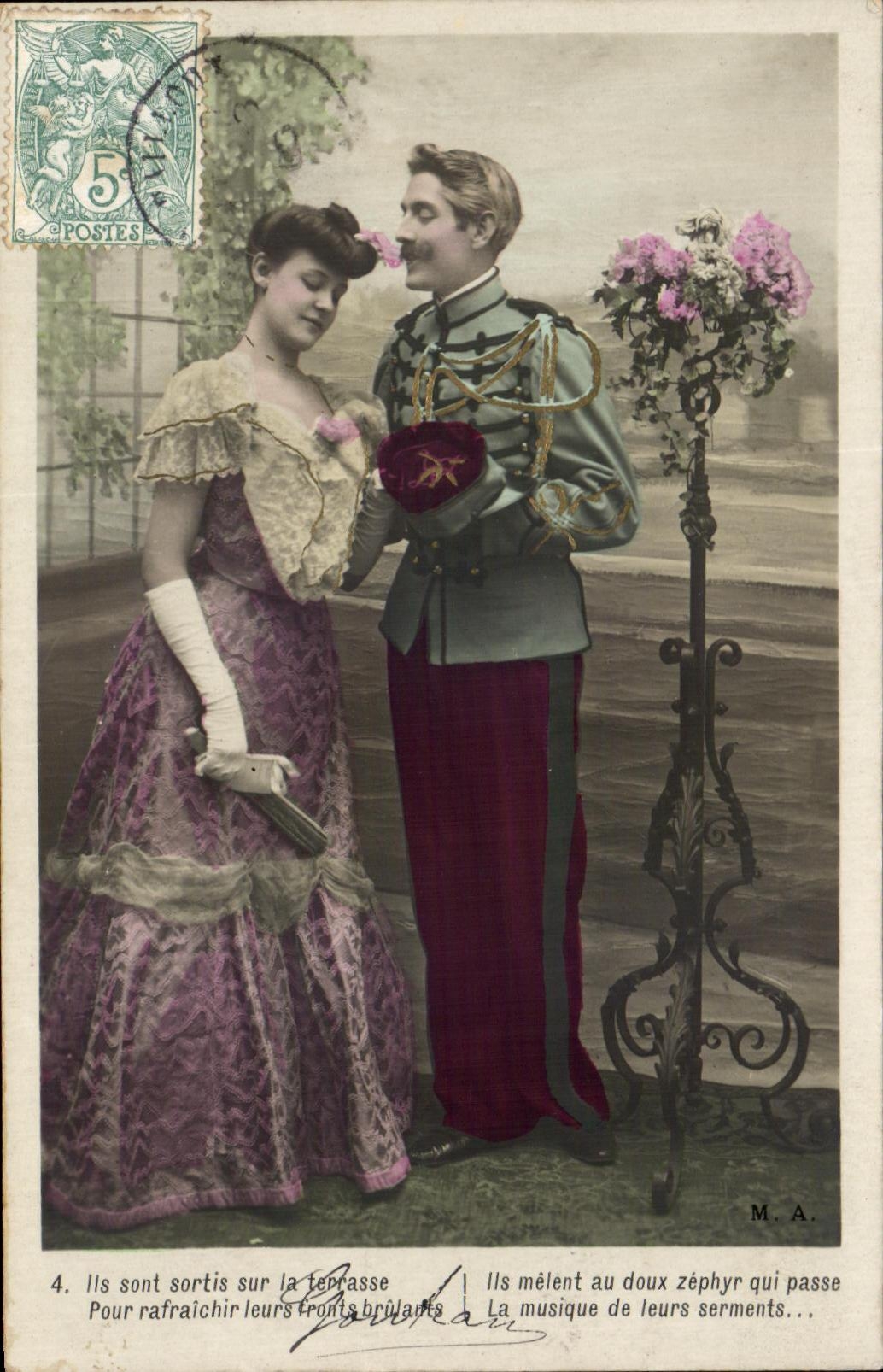 CPA Fantaisie Femme Militaire Militaria