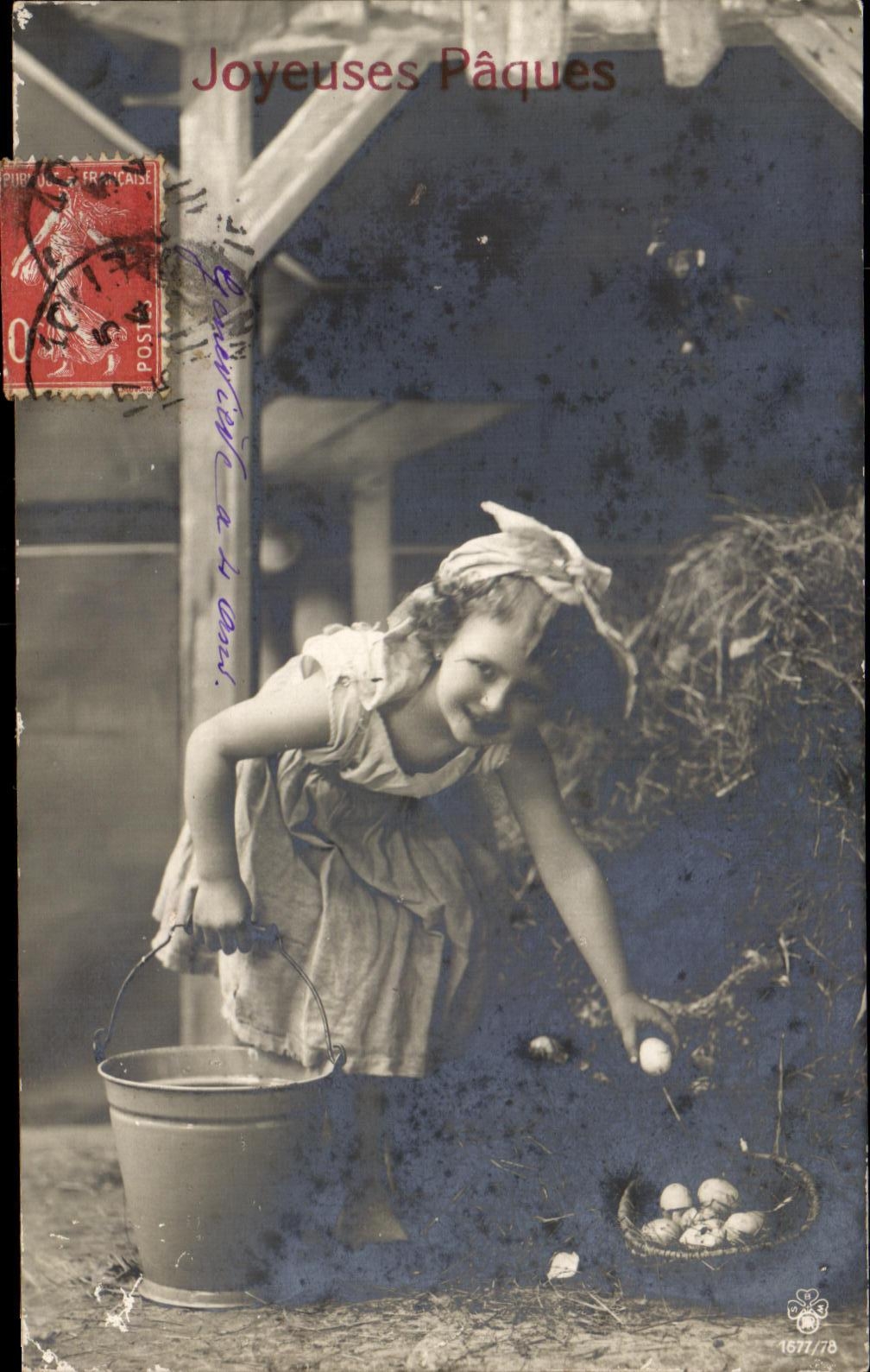 CPA Fantaisie Enfant Paques oeufs 