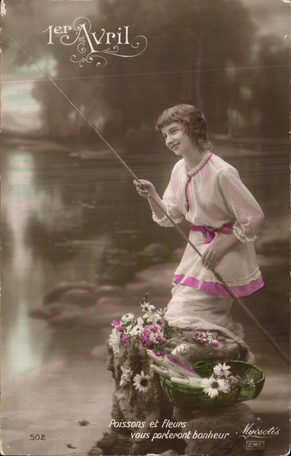 CPA Fantaisie Femme Poissons 1er avril Paques 