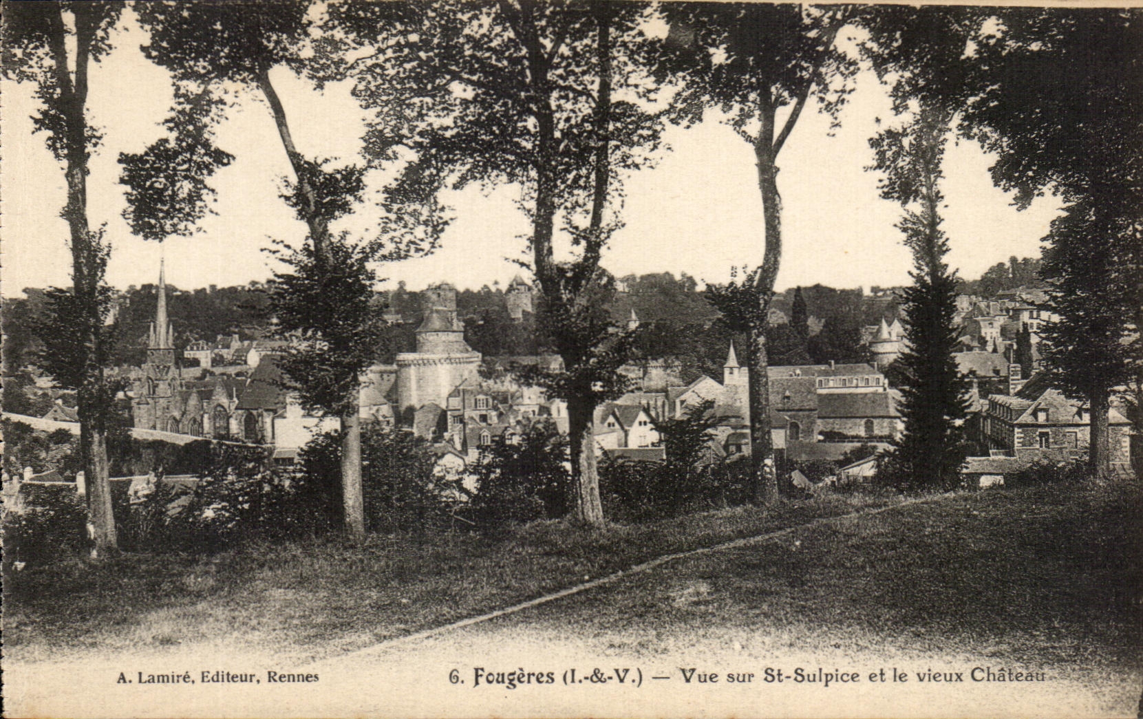 CPA Fougeres Vue Sur St Sulpice Et Le Vieux Chateau