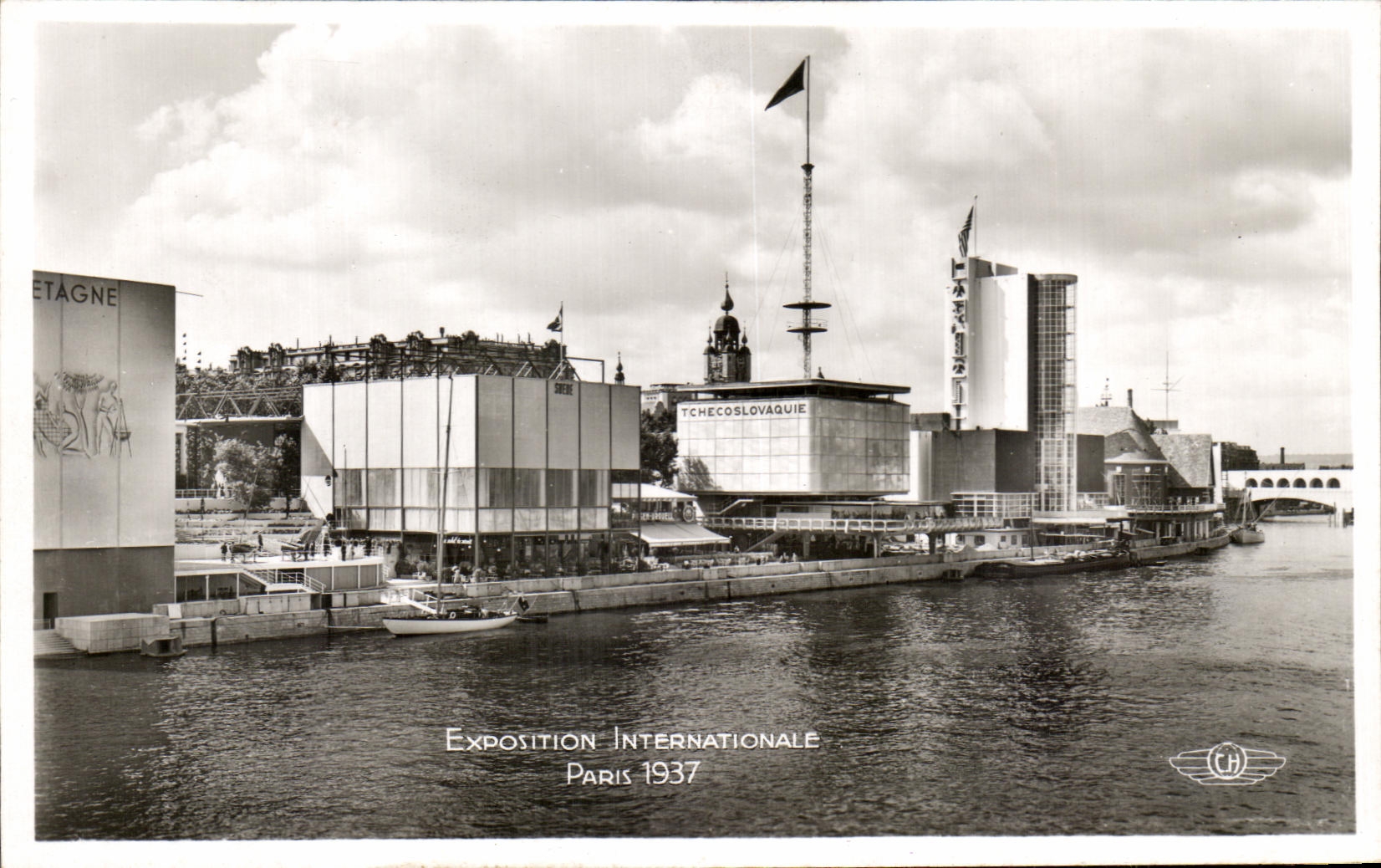 CPA Exposition Internationale Paris Les Pavillons De La Suede De La Tchecoslovaquie Et Des Etats Unis Vue Du Pont d'Lena
