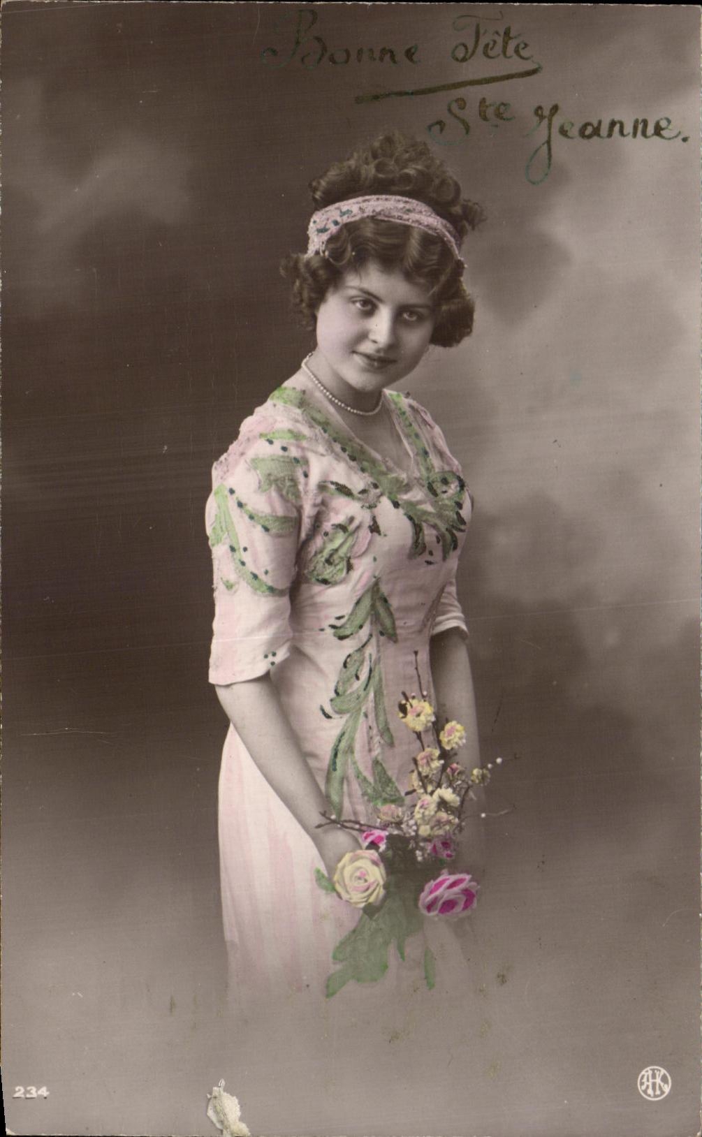 CPA Fantaisie Femme Bonne Fete Ste Jeanne 