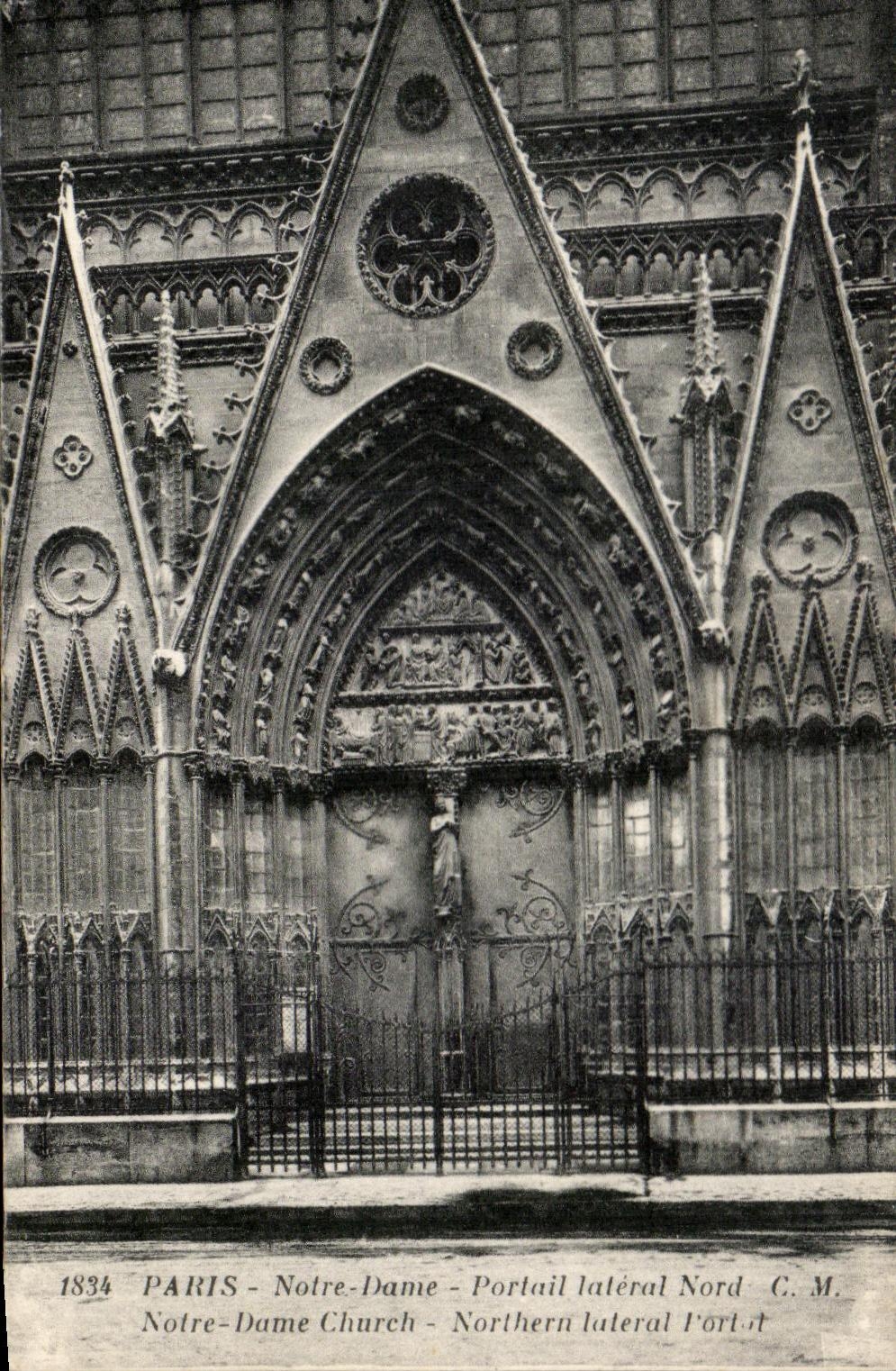 CPA Paris Notre Dame side Gate Northern
