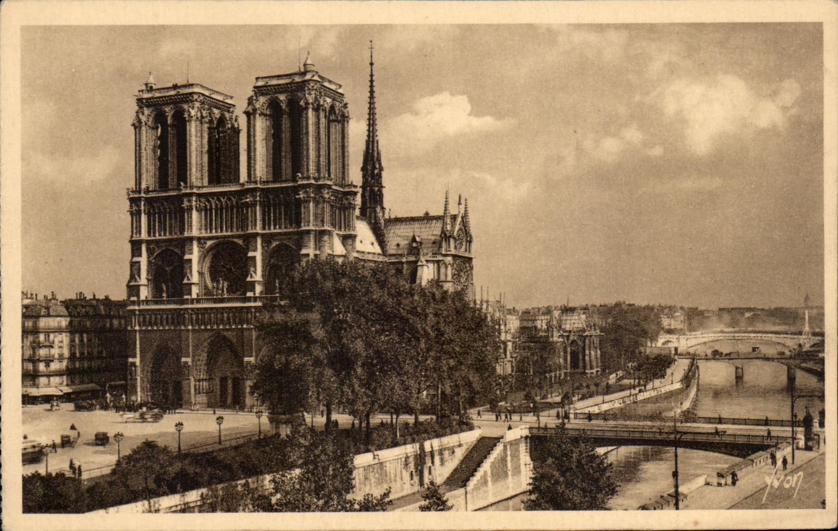 CPA Paris While Strolling Our Lady of Paris View