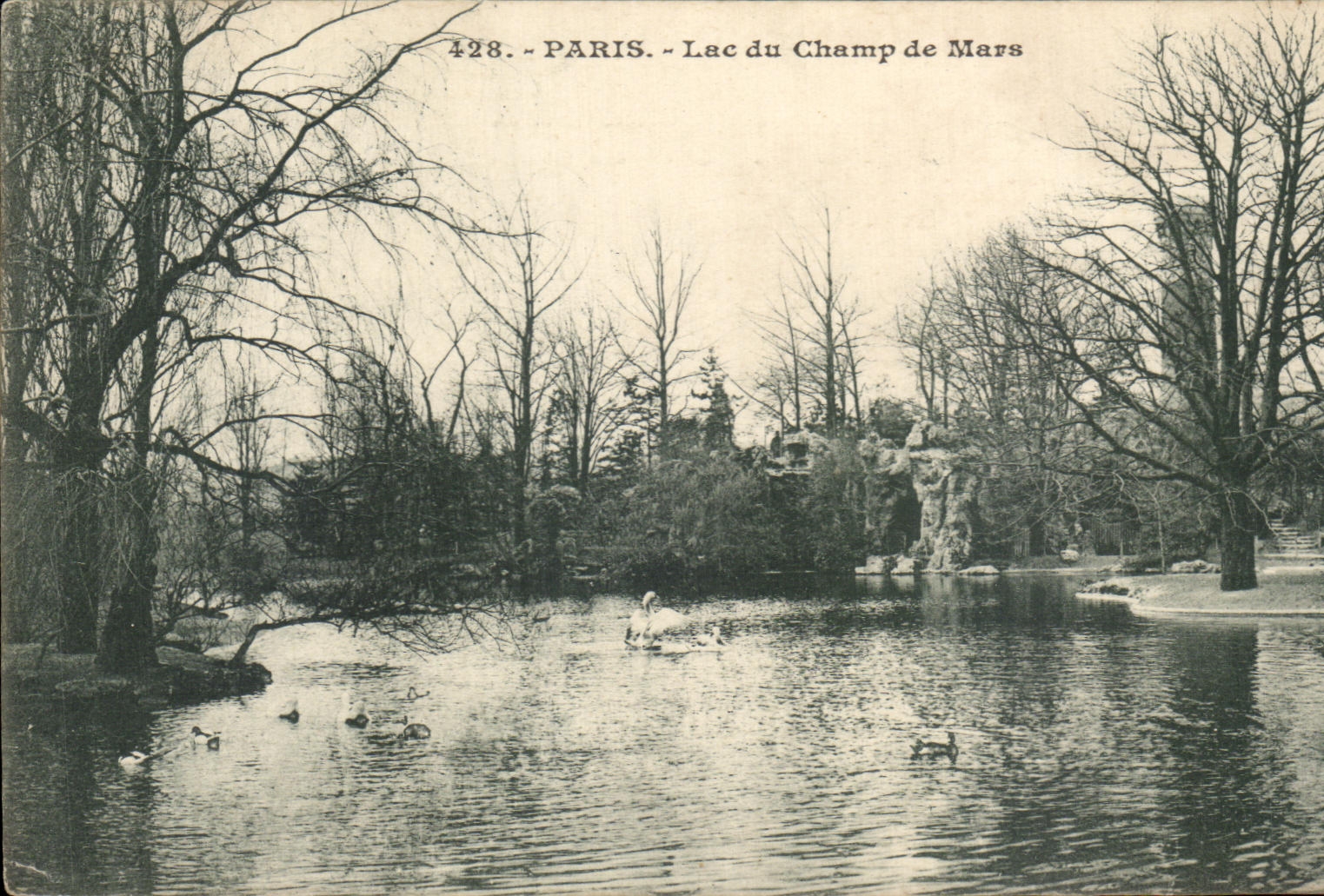 CPA Paris Lake of the Champ de Mars