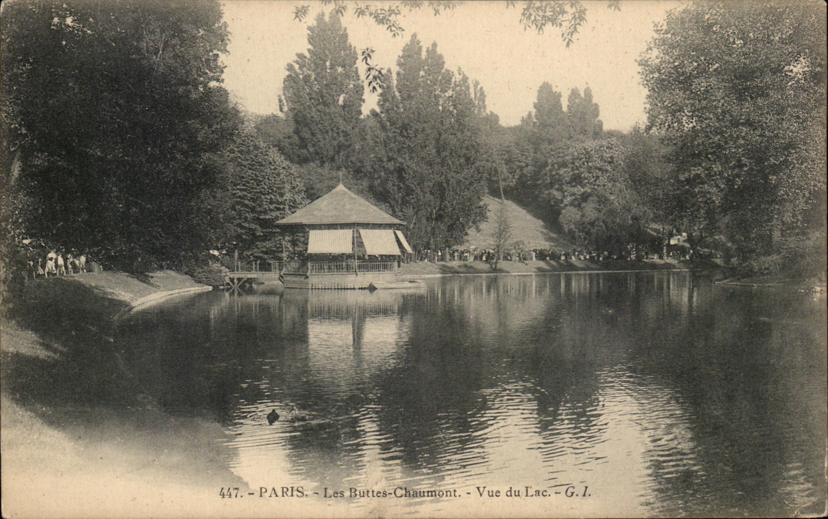 CPA Paris the Chaumont Hillocks Seen of the Lake