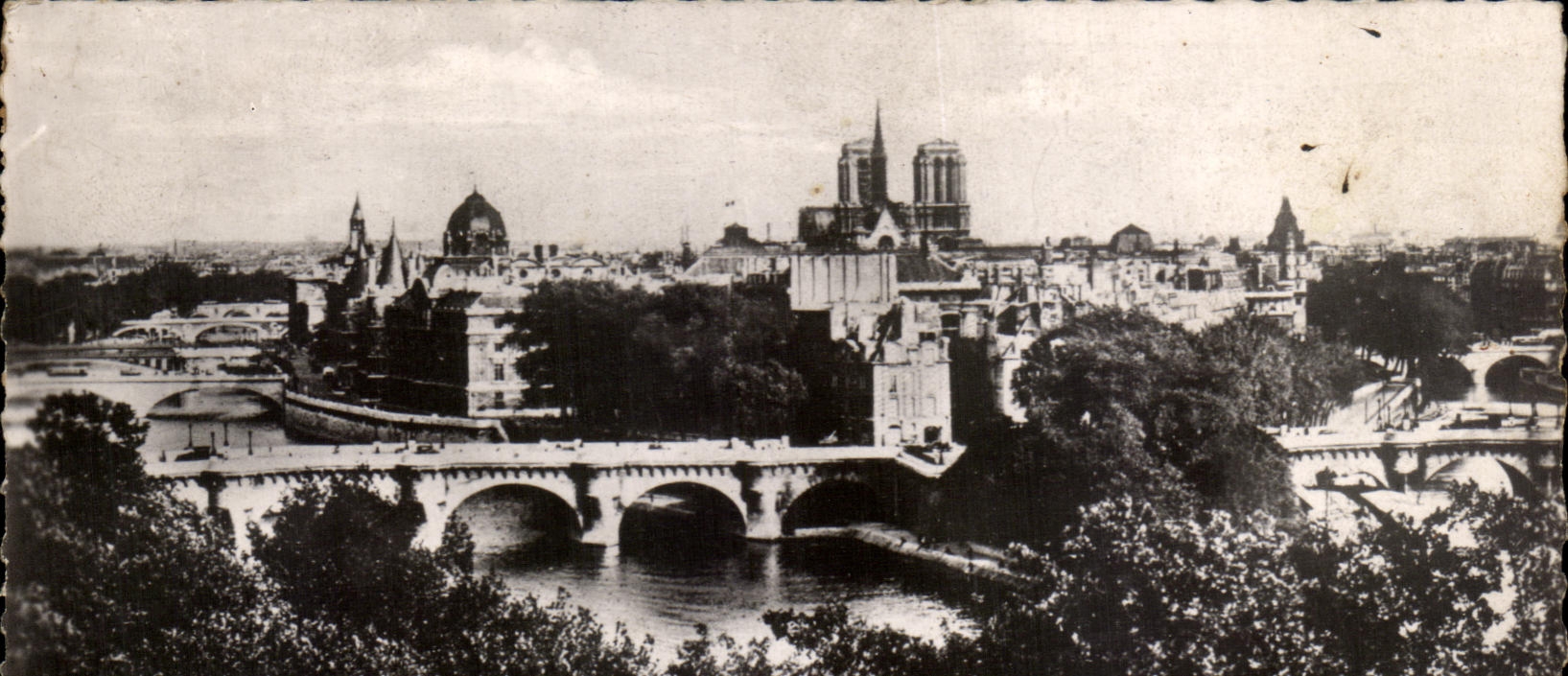 CPA Paris the Seine ISCED Gallant Green And Notre Dame