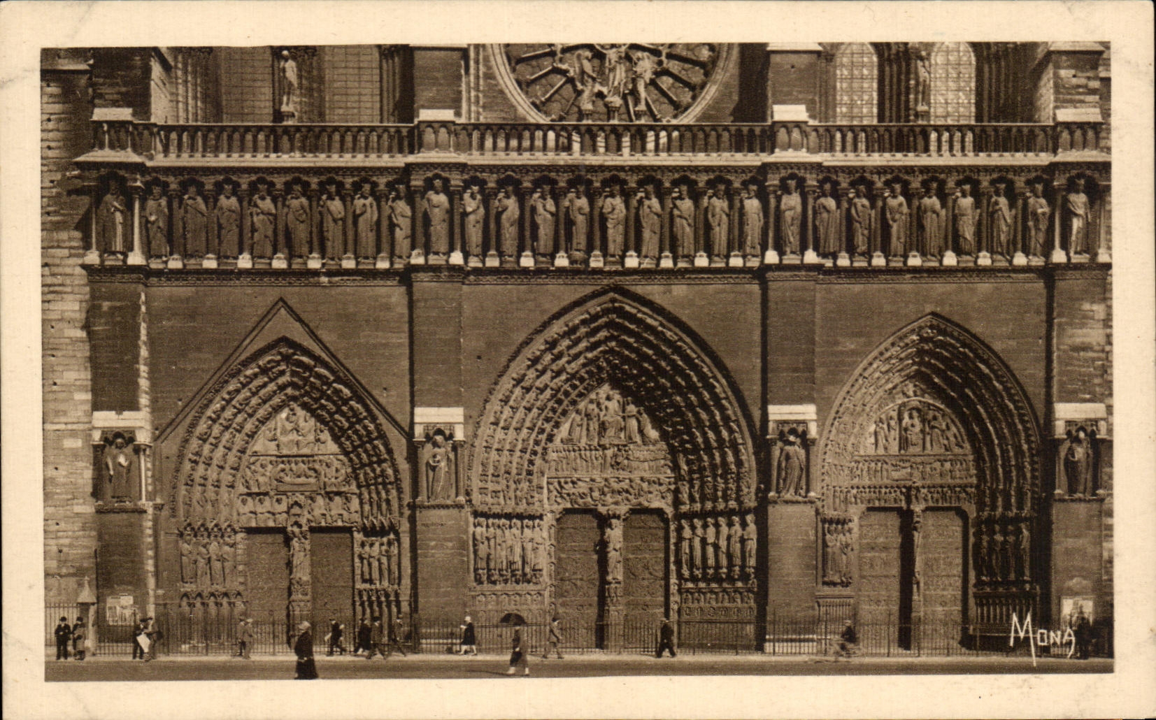 CPA Small Tables Of Paris Notre Dame Triple Gate
