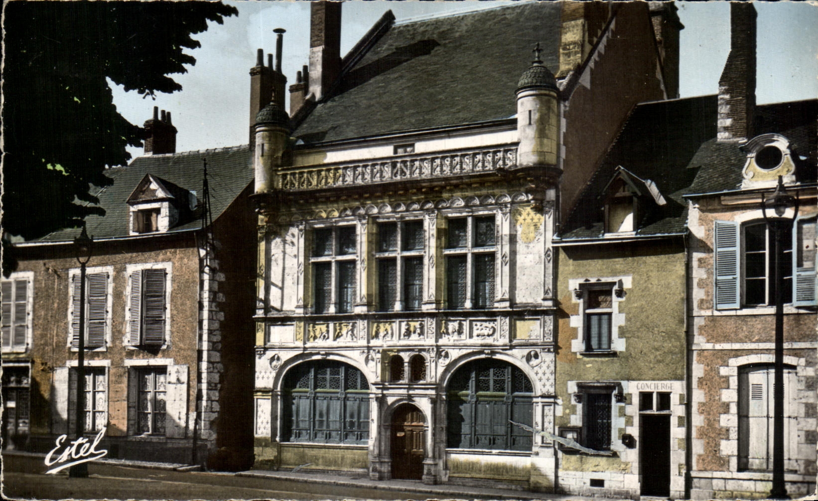 CPA Beaugency L'Hotel de Ville Charmant Edifice de la Renaissance