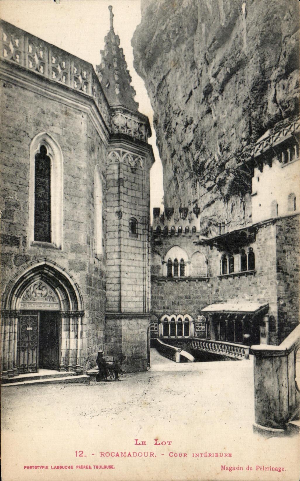 CPA Le Lot rocamadour Cour Interieure