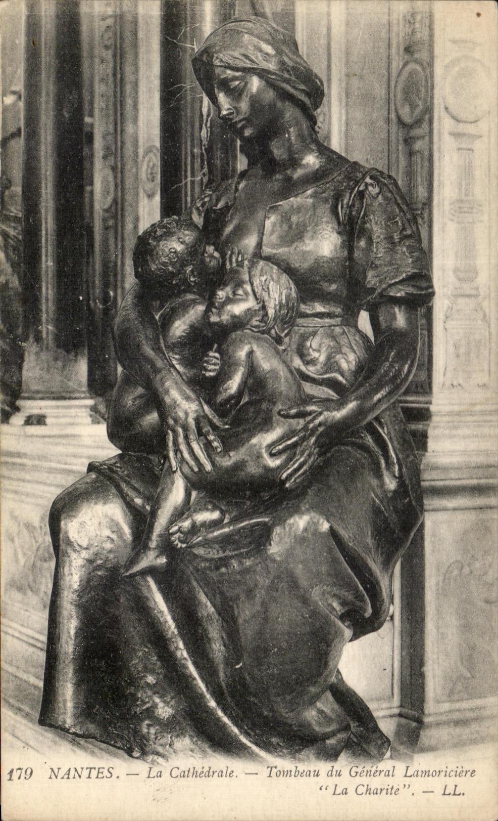 CPA Nantes the Cathedral Tomb Of General Lamoriciere charity