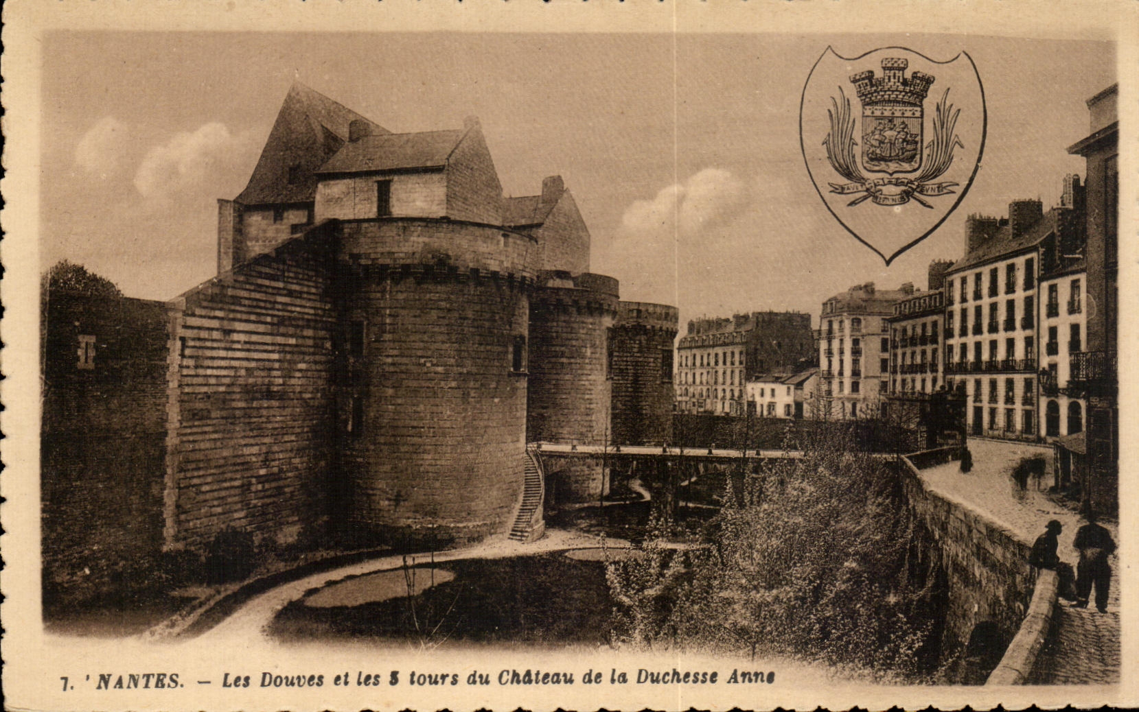CPA Nantes Ditches and turns of the Castle of the Duchess Anne
