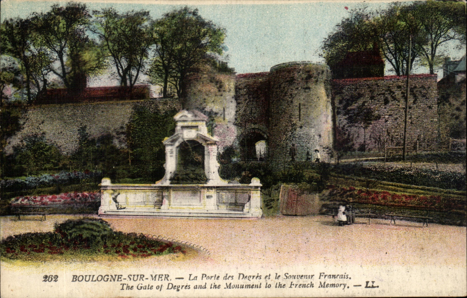 CPA Boulogne on Sea the Gate of the Degrees and Souvenr French The Spoils off Degrees and the Monument to the French Memory