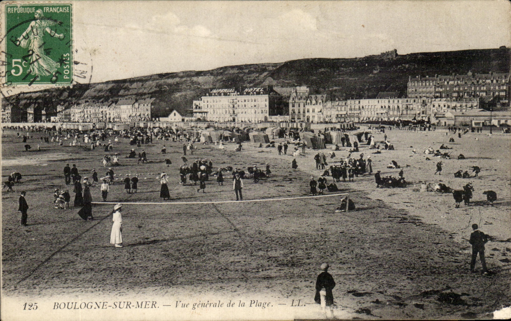 CPA Boulogne On Sea View of the Beach Started from tennis