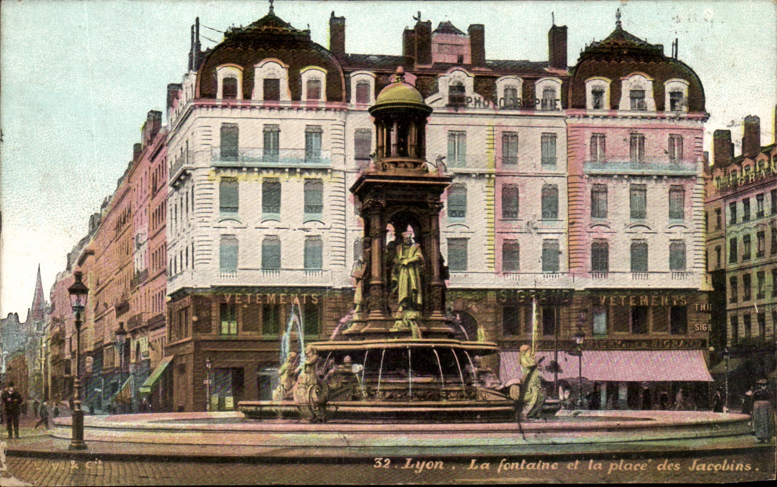 CPA Lyon the Fountain and the Place of the Jacobins