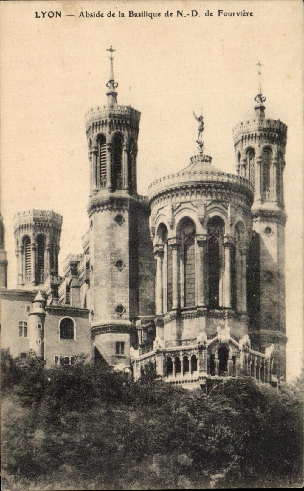 CPA Lyon Apse of the Basilica of NR D of Fourviere
